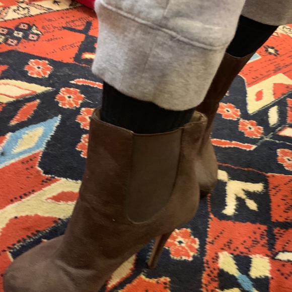 Brown faux suede boot - Picture 3 of 7